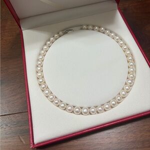 Freshwater pearl necklace
